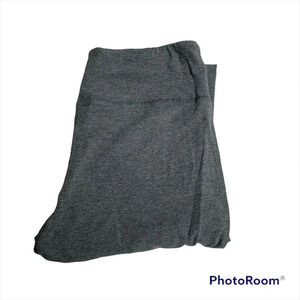 Ransom gray leggings size small.  Flower pattern on back of pants